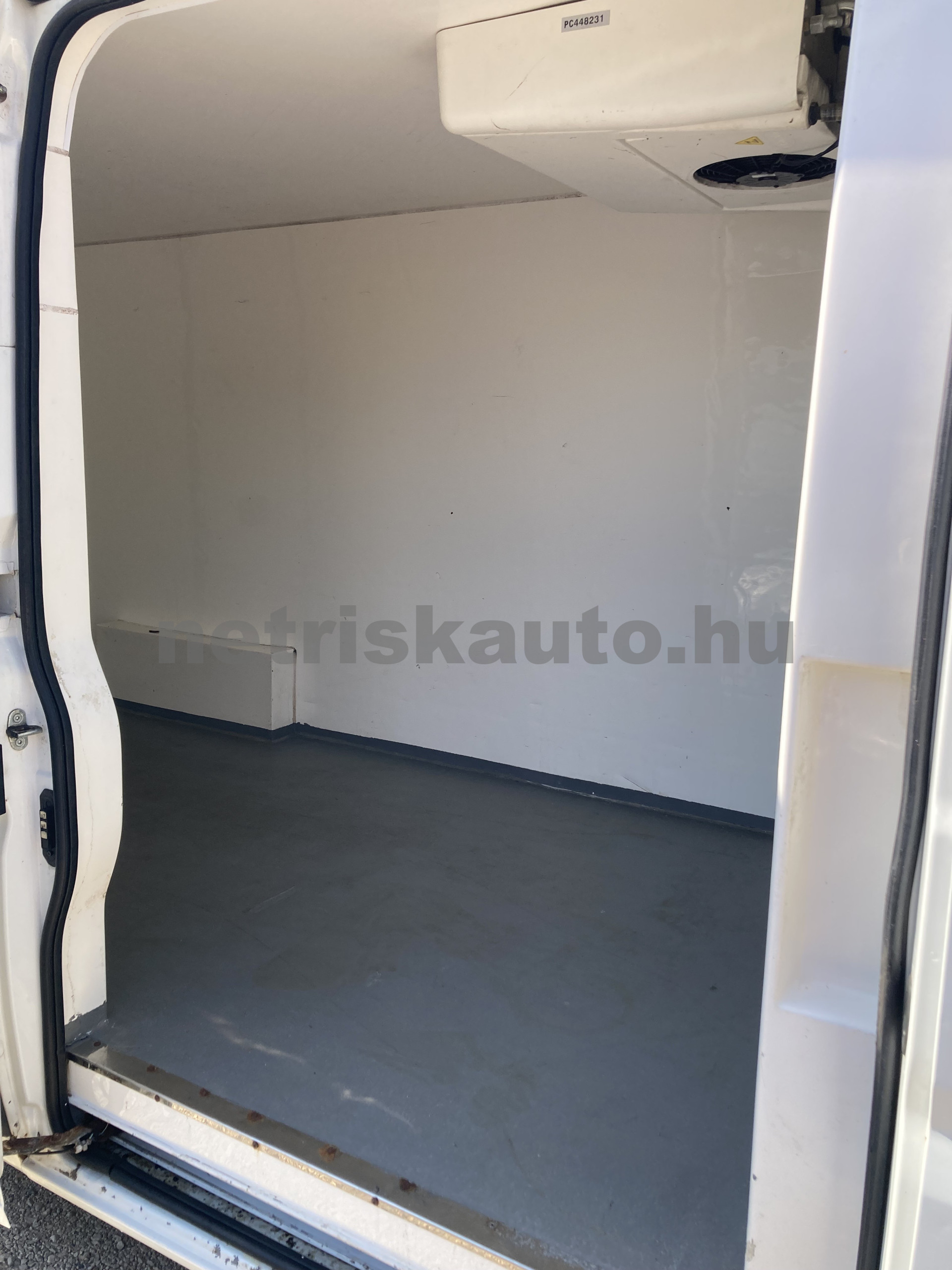 PEUGEOT Boxer 2.2 HDi 350 FT L3H2 Access tehergépkocsi 3,5t össztömegig - 2198cm3 Diesel 121563 9/9