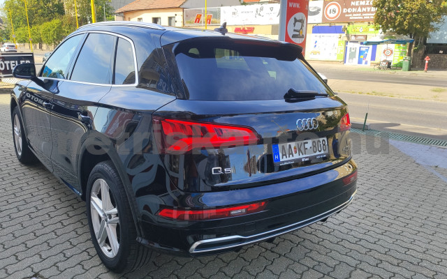 AUDI Q5 40 TDI Sport quattro S-tronic személygépkocsi - 1968cm3 Diesel 121548 2/12