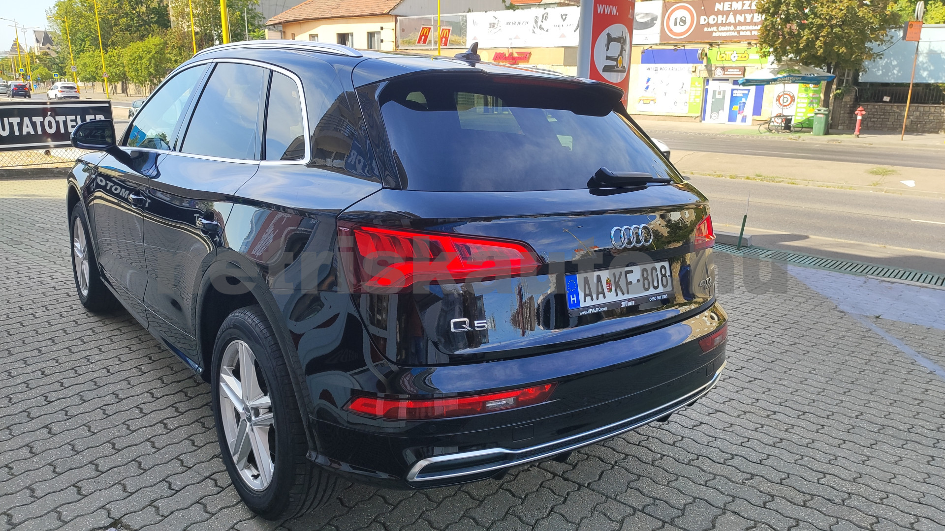 AUDI Q5 40 TDI Sport quattro S-tronic személygépkocsi - 1968cm3 Diesel 121548 2/12