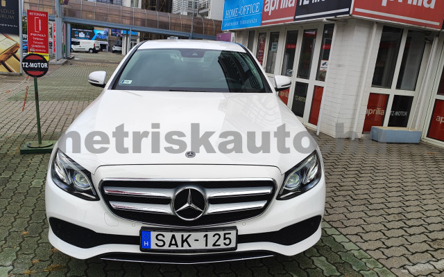 MERCEDES-BENZ E-osztály E 200 4Matic 9G-TRONIC EQ Boost személygépkocsi - 1991cm3 Hybrid 121274 3/12