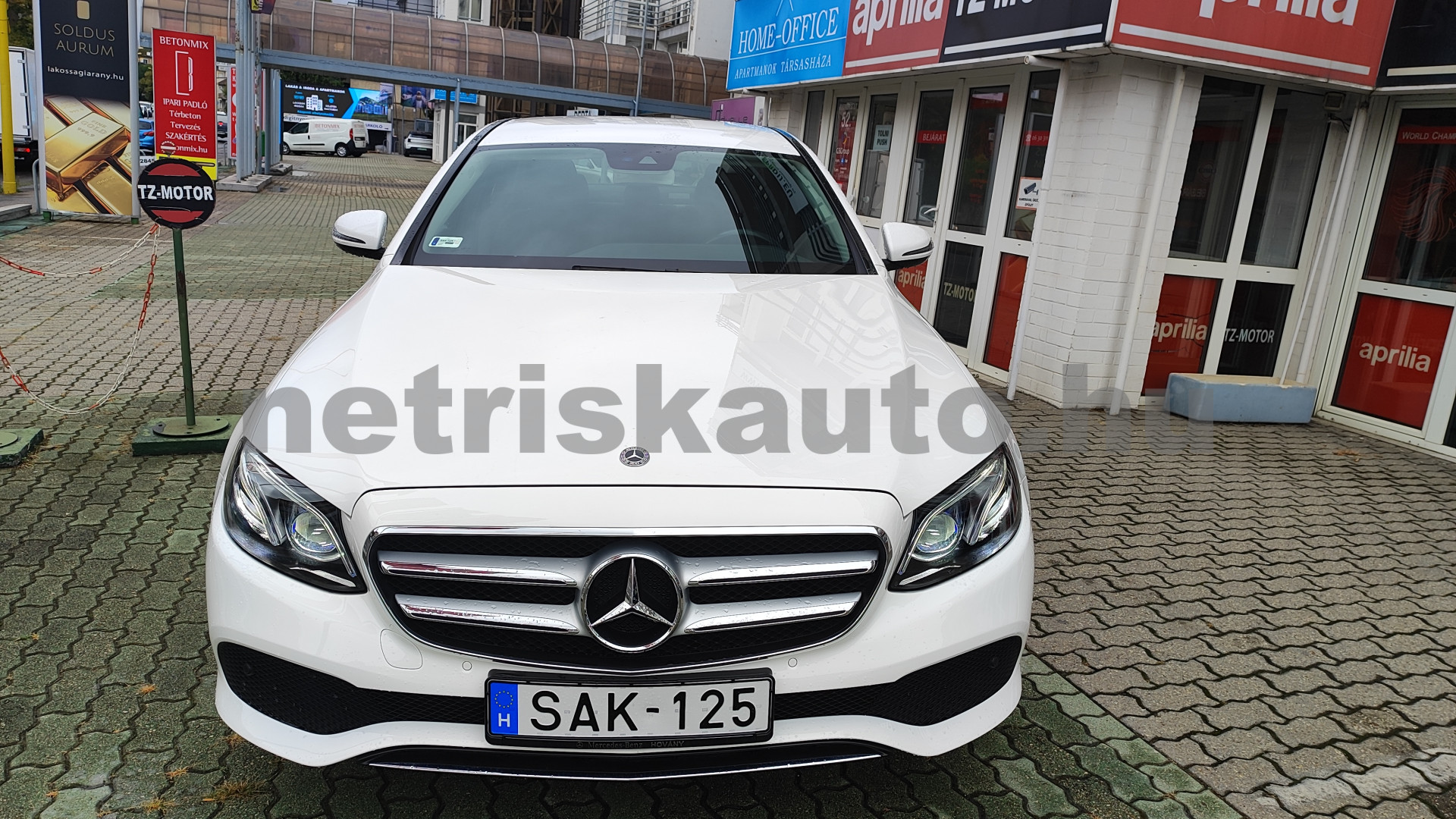 MERCEDES-BENZ E-osztály E 200 4Matic 9G-TRONIC EQ Boost személygépkocsi - 1991cm3 Hybrid 121274 4/12