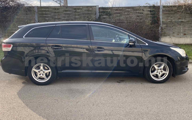 TOYOTA Avensis 2.0 D-4D Executive személygépkocsi - 1998cm3 Diesel 119924 6/35