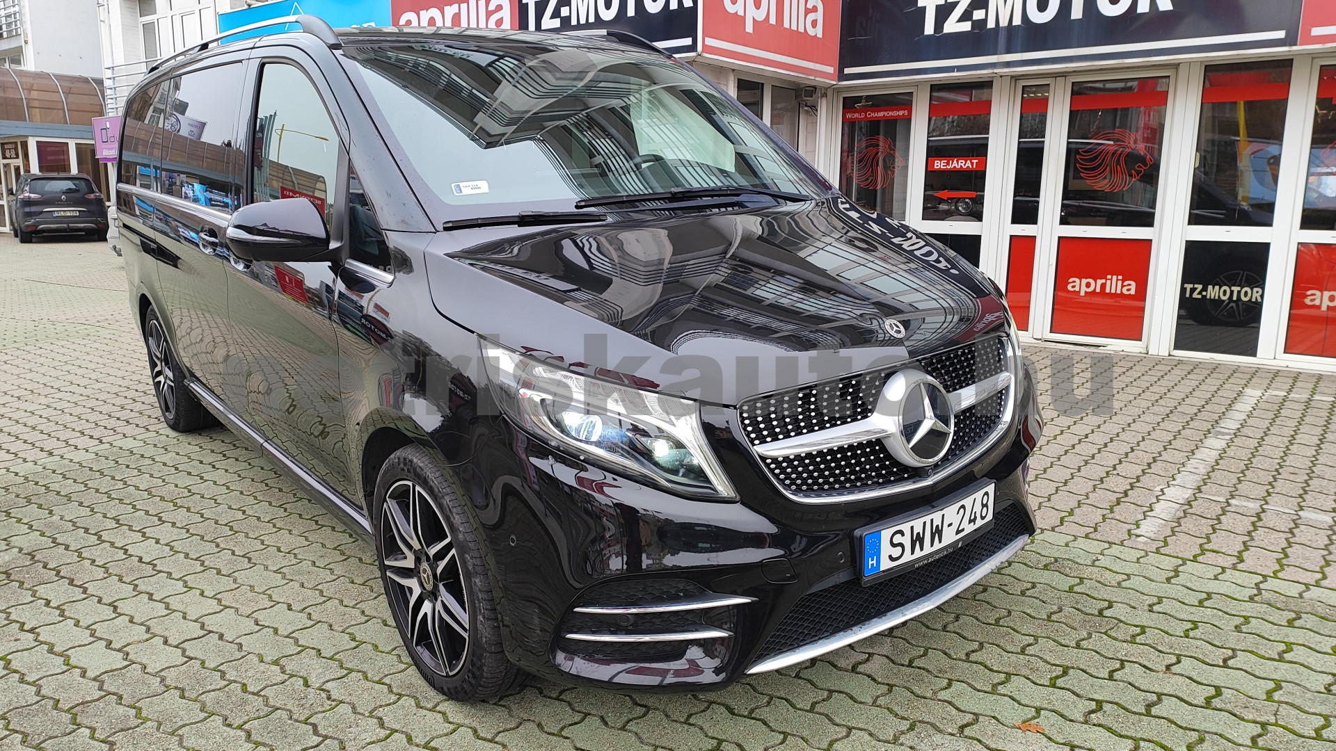 MERCEDES-BENZ V-osztály V 300 BlueTEC/d K Aut. 7sz tehergépkocsi 3,5t össztömegig - 1950cm3 Diesel 121354 1/12