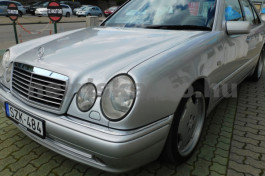 MERCEDES-BENZ E-osztály E 430 Avantgarde Aut. személygépkocsi - 4973cm3 Benzin 121147