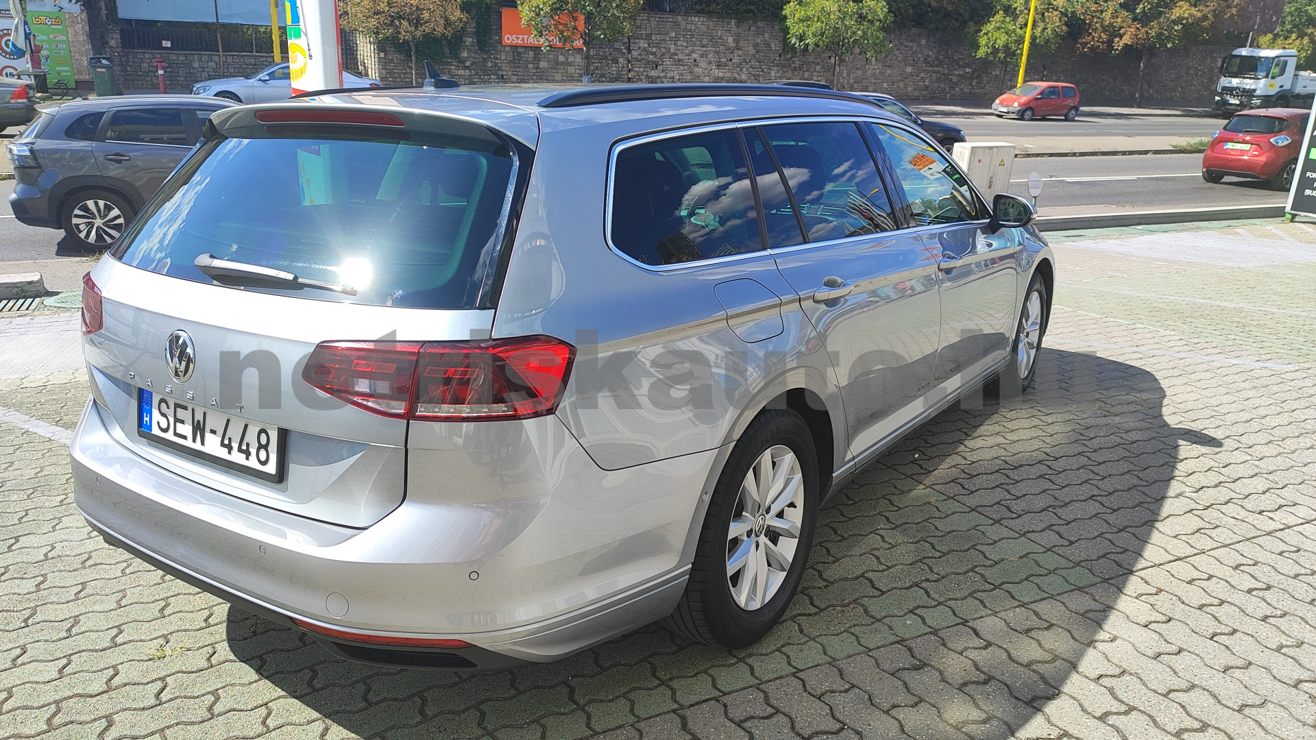 VW Passat 2.0 TDI SCR Business DSG személygépkocsi - 1968cm3 Diesel 121560 2/12