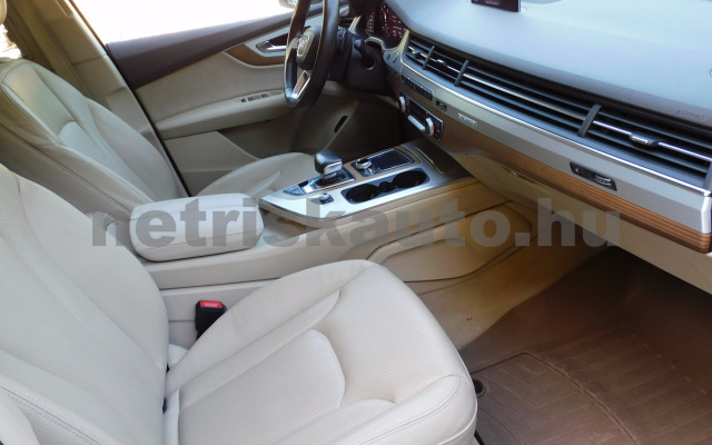 AUDI Q7 3.0 V6 TDI quattro tiptronic személygépkocsi - 2967cm3 Diesel 121140 8/12