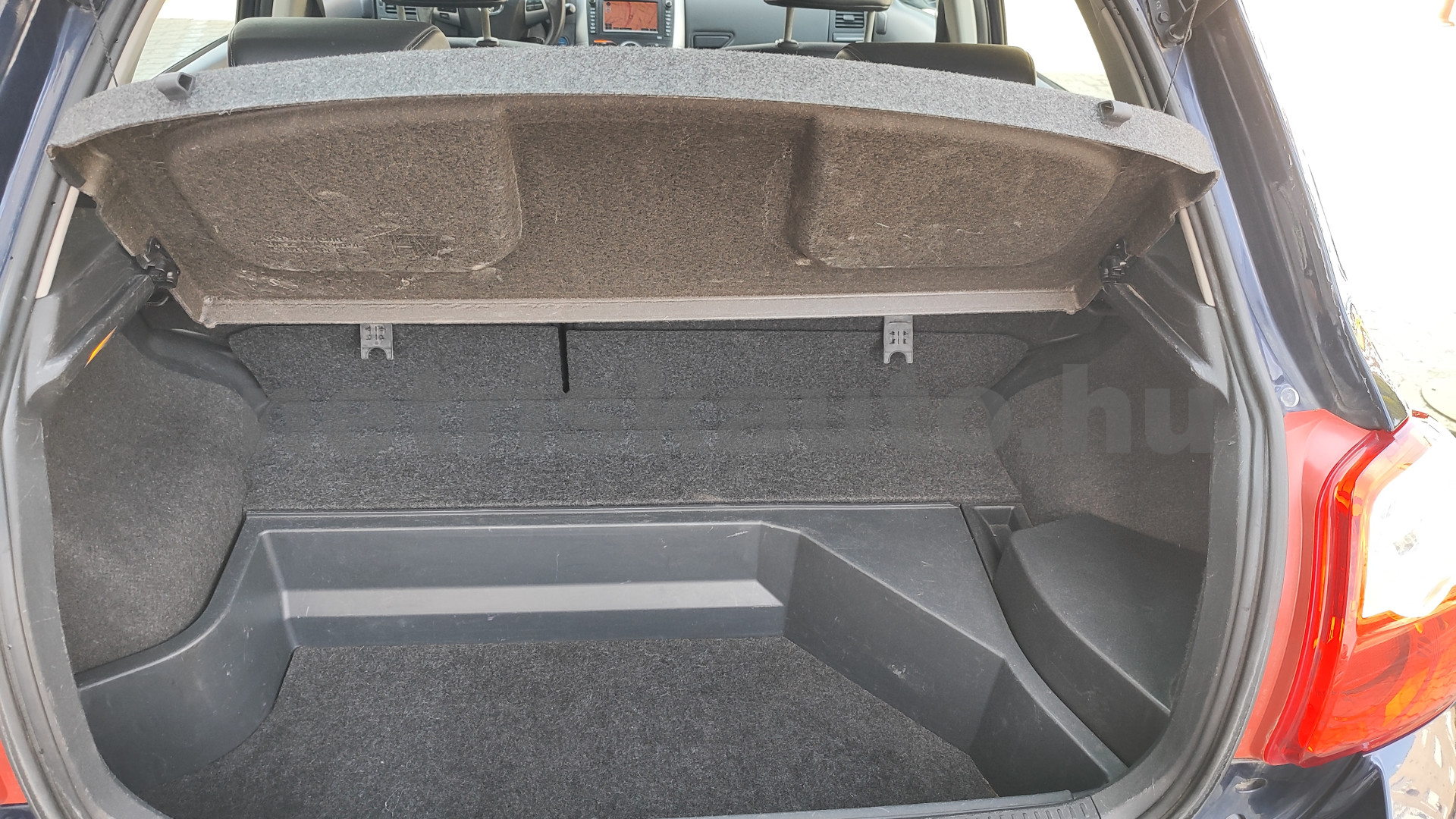 TOYOTA Auris 1.8 HSD Sol Navi Aut. személygépkocsi - 1798cm3 Hybrid 121524 10/12