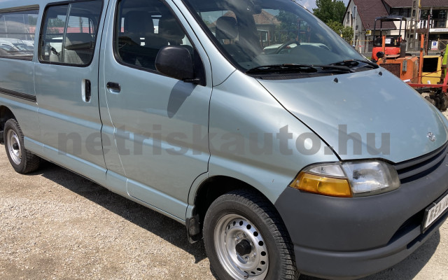 TOYOTA Hi-Ace 2.4 D Panel Van Long tehergépkocsi 3,5t össztömegig - 2446cm3 Diesel 120219 2/10
