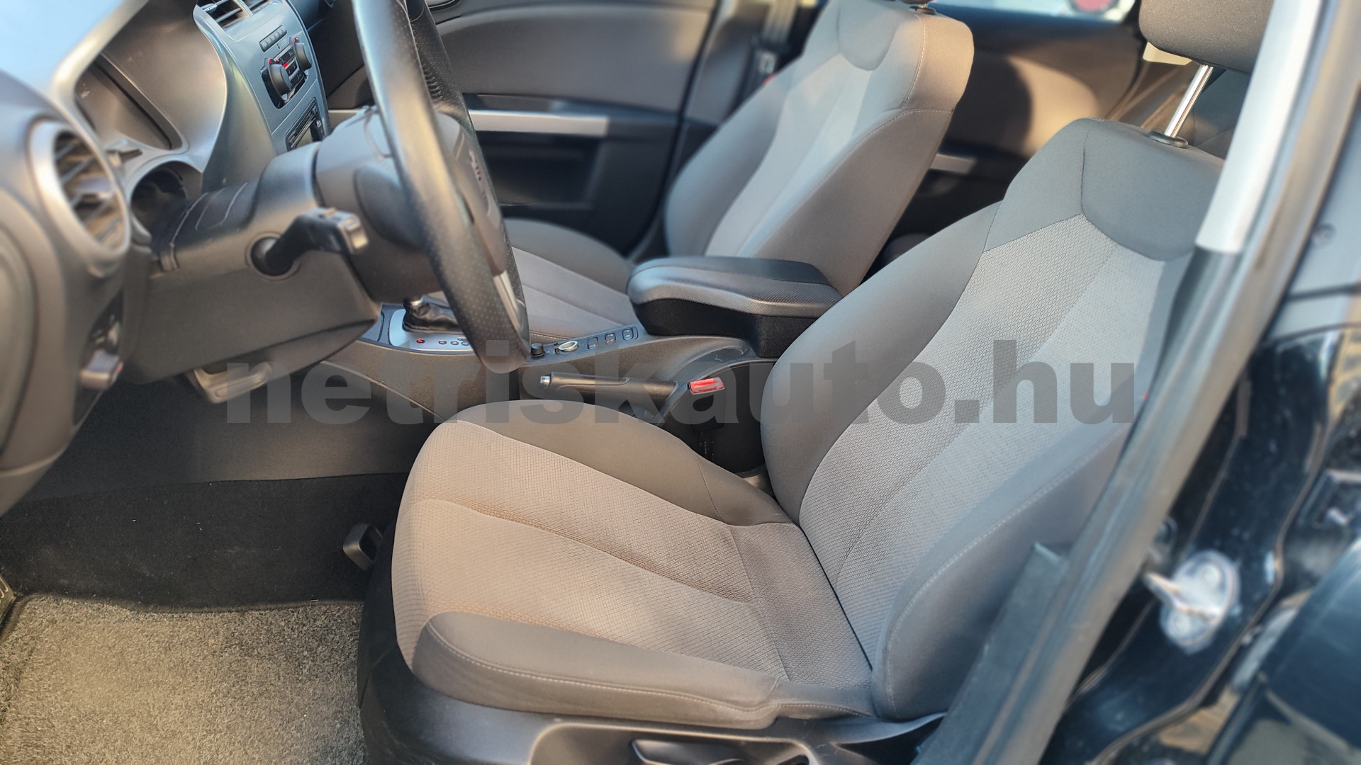 SEAT Leon 1.6 CR TDI Style DSG személygépkocsi - 1598cm3 Diesel 121363 4/11