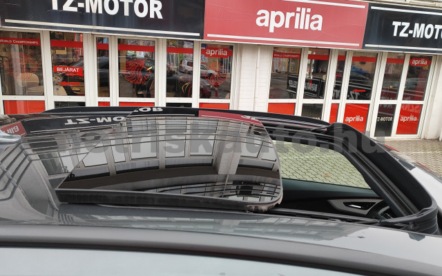 AUDI Q8 55 TFSI quattro tiptronic személygépkocsi - 2995cm3 Hybrid 121360 7/12