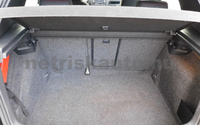 VW Golf 2.0 TSI GTI személygépkocsi - 1984cm3 Benzin 120472 11/12
