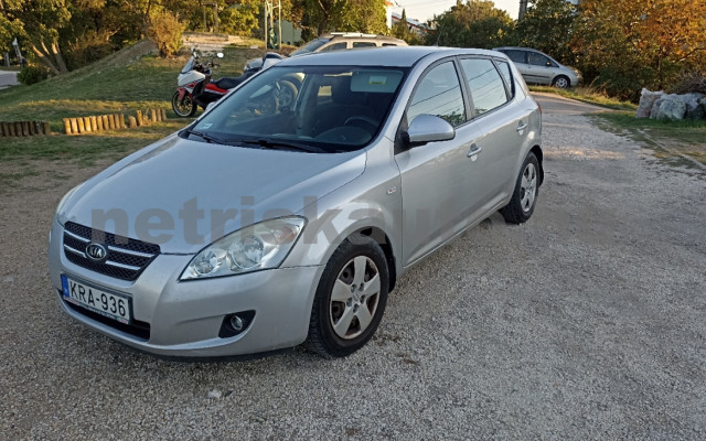 KIA Cee személygépkocsi - 1582cm3 Diesel 121295 2/10