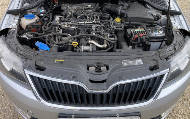 SKODA Rapid 1.6 CR TDI Ambition személygépkocsi - 1598cm3 Diesel 120197 9/10