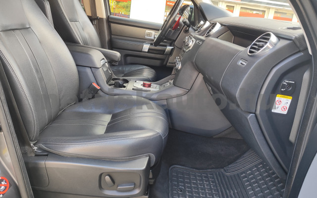 LAND ROVER Discovery 3.0 SDV6 HSE Aut. [7 személy] személygépkocsi - 2993cm3 Diesel 121499 9/12