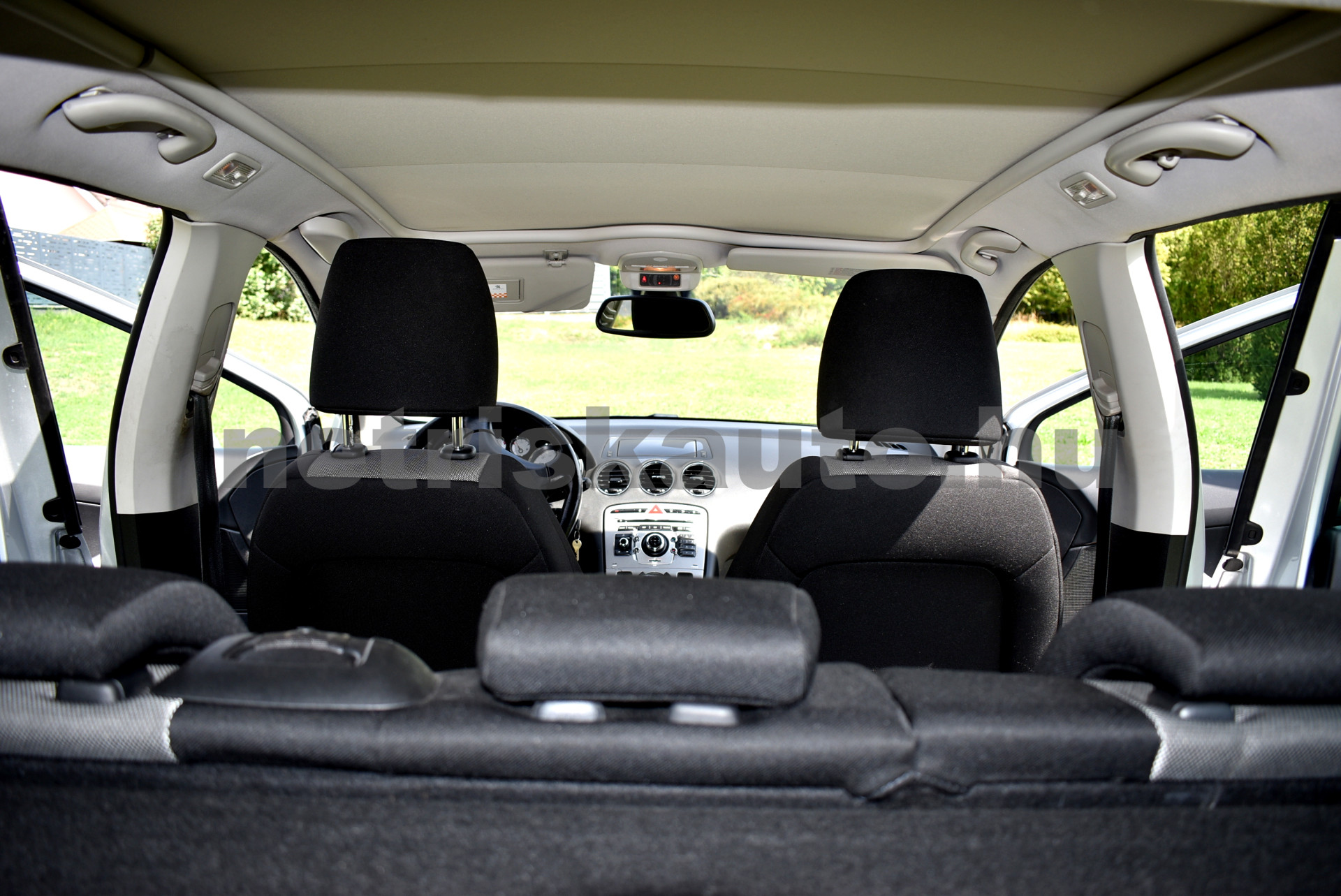 PEUGEOT 308 1.6 e-HDi Access személygépkocsi - 1560cm3 Diesel 121258 6/11