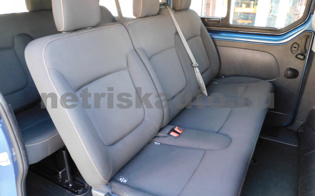 RENAULT Trafic 1.6 dCi 145 L2H1 2,7t Pack Comfort tehergépkocsi 3,5t össztömegig - 1598cm3 Diesel 120394 9/12