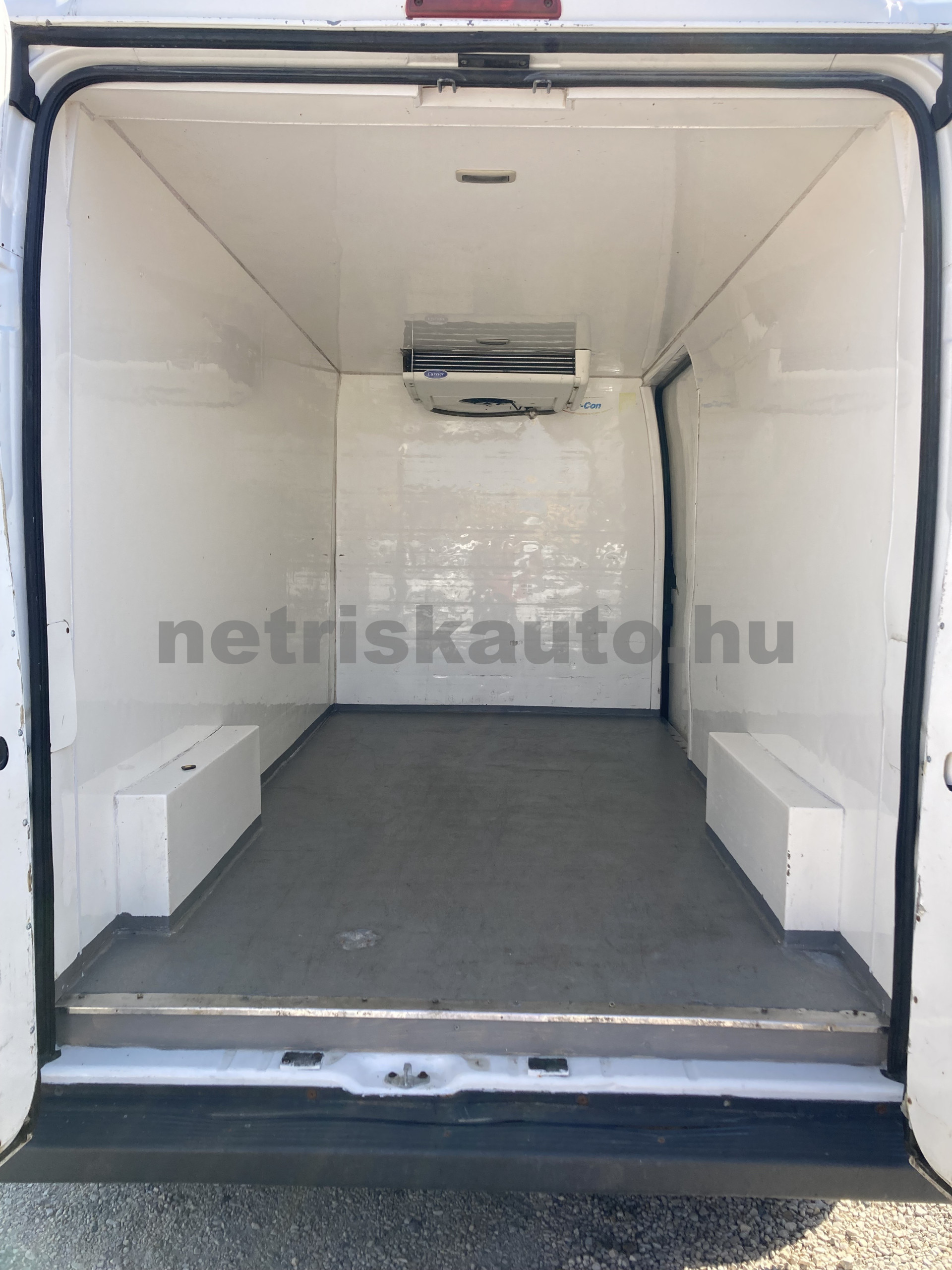 PEUGEOT Boxer 2.2 HDi 350 FT L3H2 Access tehergépkocsi 3,5t össztömegig - 2198cm3 Diesel 121563 8/9