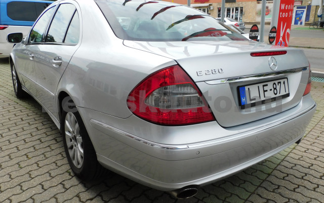 MERCEDES-BENZ E-osztály E 280 Avantgarde személygépkocsi - 2996cm3 Benzin 121216 3/12