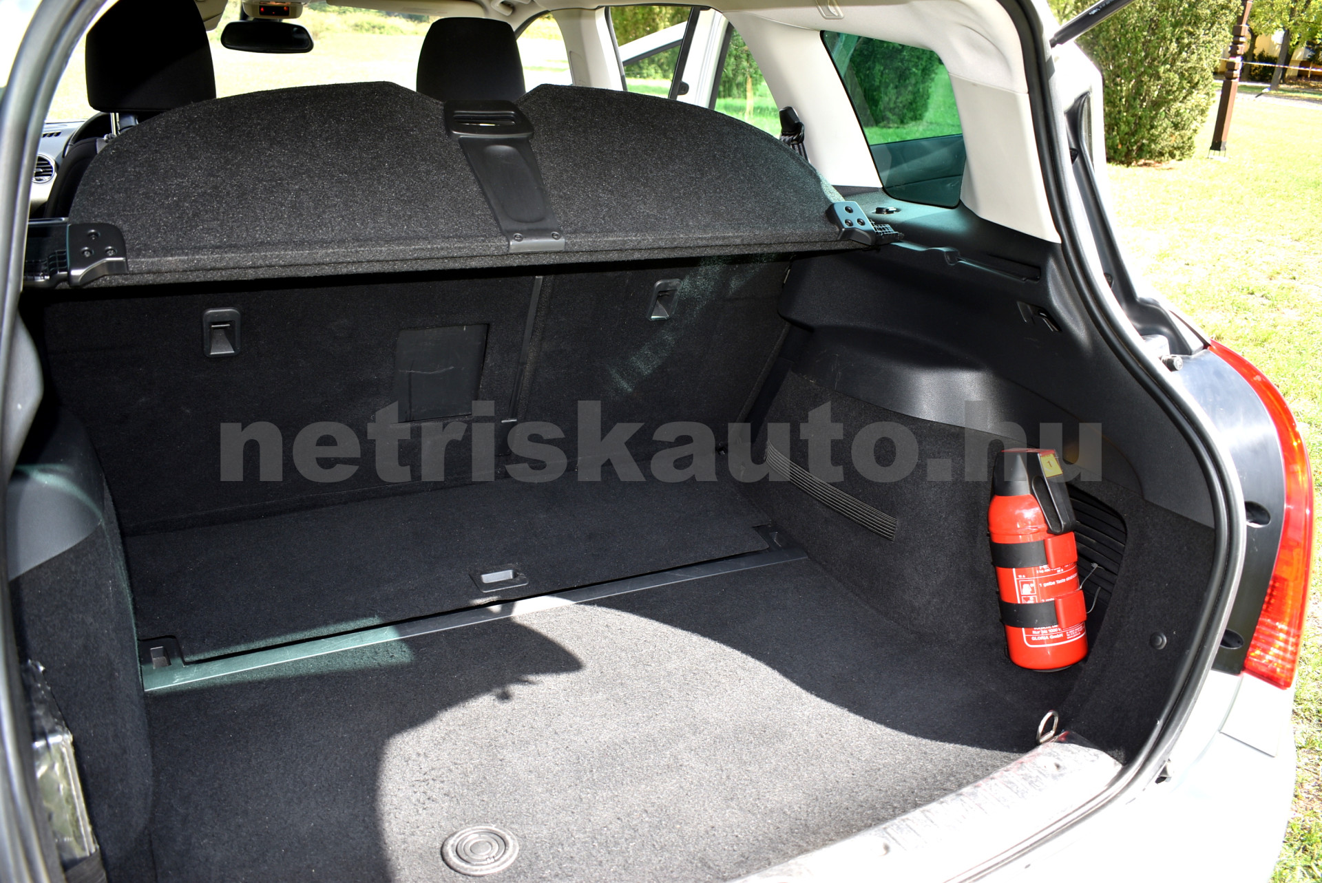 PEUGEOT 308 1.6 e-HDi Access személygépkocsi - 1560cm3 Diesel 121258 5/11