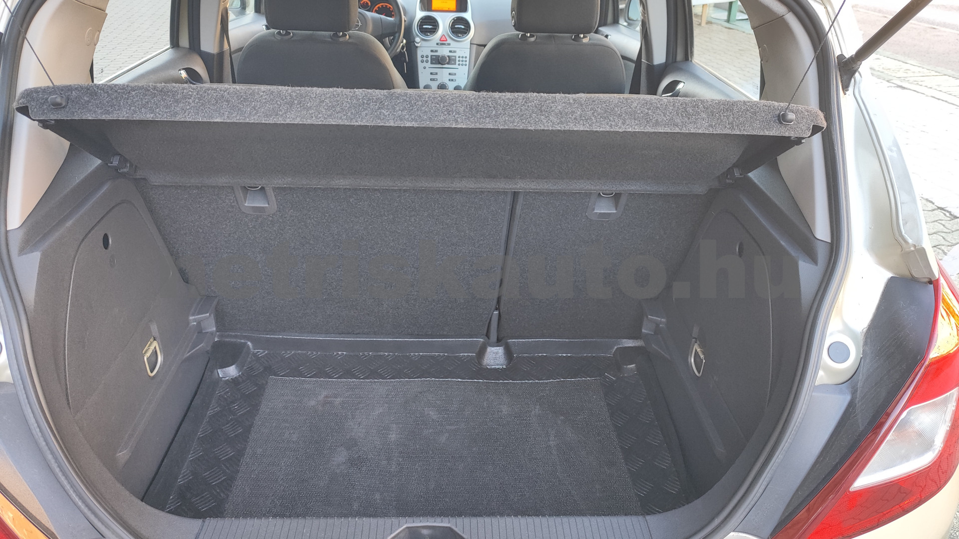 OPEL Corsa 1.4 Enjoy Aut. személygépkocsi - 1364cm3 Benzin 121583 10/12