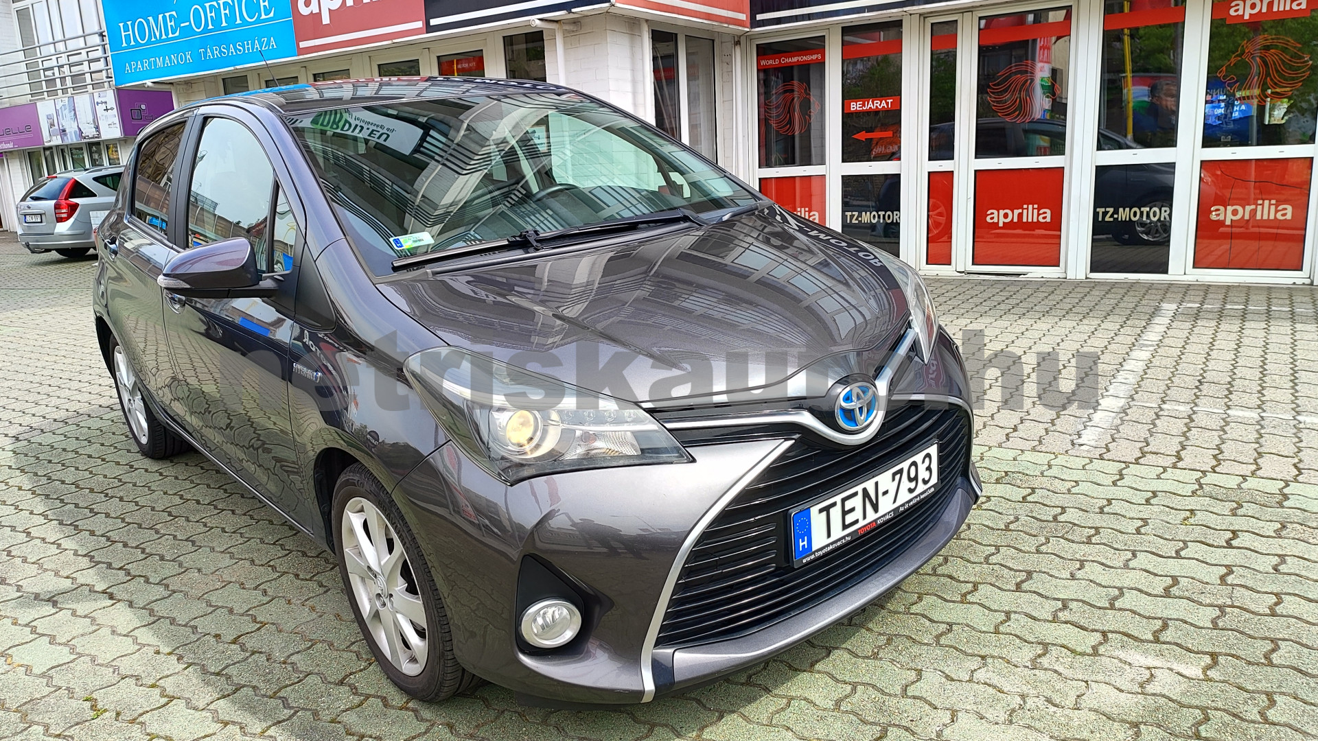TOYOTA Yaris 1.5 HSD Active Aut. személygépkocsi - 1497cm3 Hybrid 121440 1/12