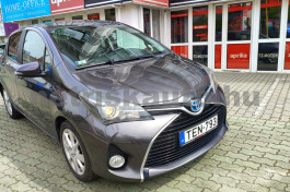 TOYOTA Yaris 1.5 HSD Active Aut. személygépkocsi - 1497cm3 Hybrid 121440