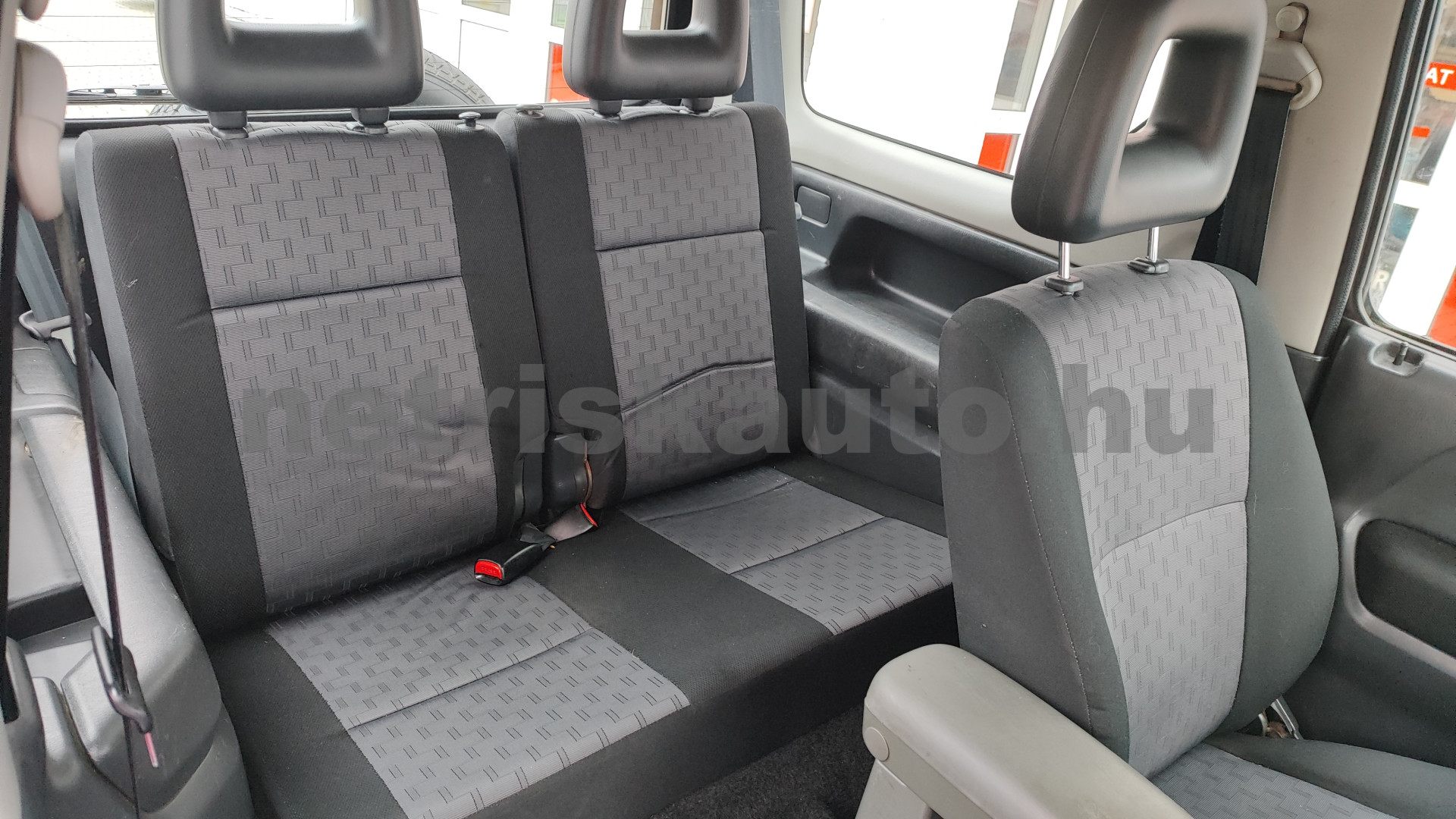 SUZUKI Jimny 1.3 4WD AC CD 15''AW személygépkocsi - 1328cm3 Benzin 121353 9/12