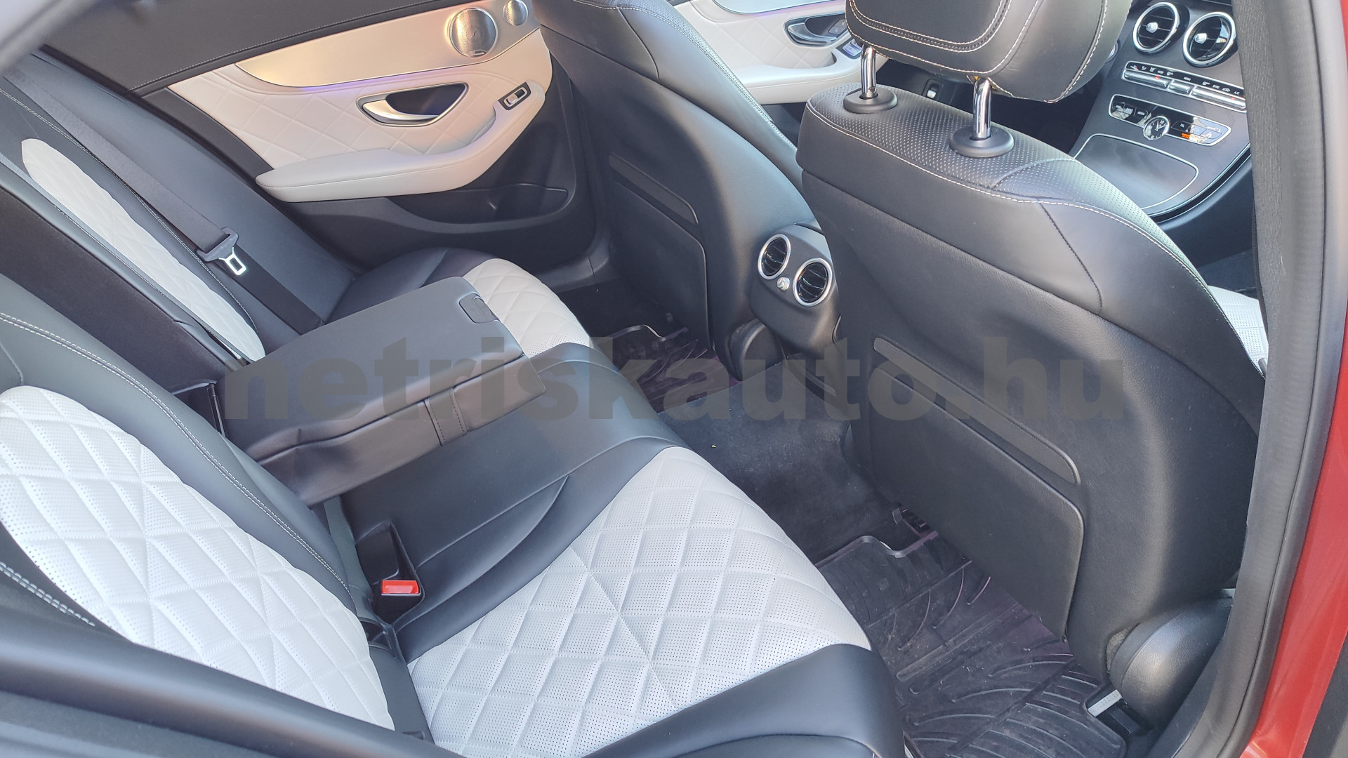 MERCEDES-BENZ C-osztály C 200 4Matic EQ Boost 9G-TRONIC személygépkocsi - 1497cm3 Hybrid 121304 11/12