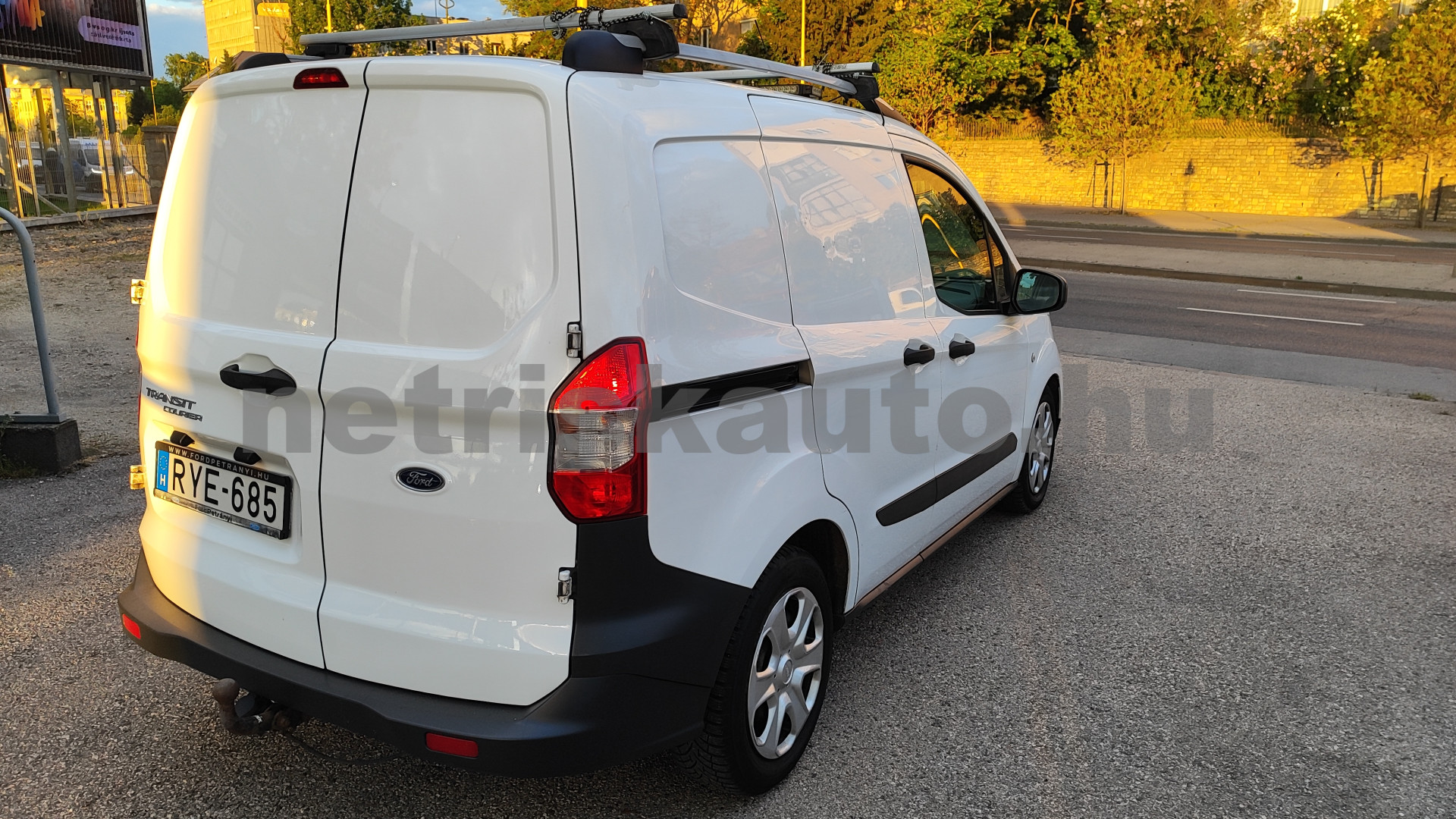 FORD Courier 1.5 TDCi Transit Trend S&S tehergépkocsi 3,5t össztömegig - 1498cm3 Diesel 121448 12/12