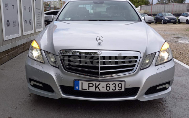 MERCEDES-BENZ E-osztály E 250 CDI BlueEFF. Avantgarde Aut. személygépkocsi - 2143cm3 Diesel 120482 4/40