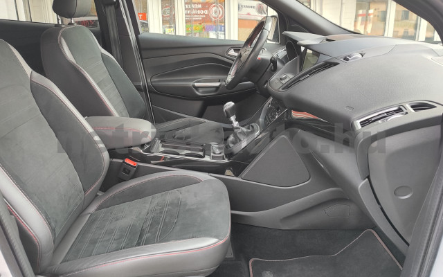 FORD Kuga 2.0 TDCi ST-Line AWD személygépkocsi - 1997cm3 Diesel 121421 9/12