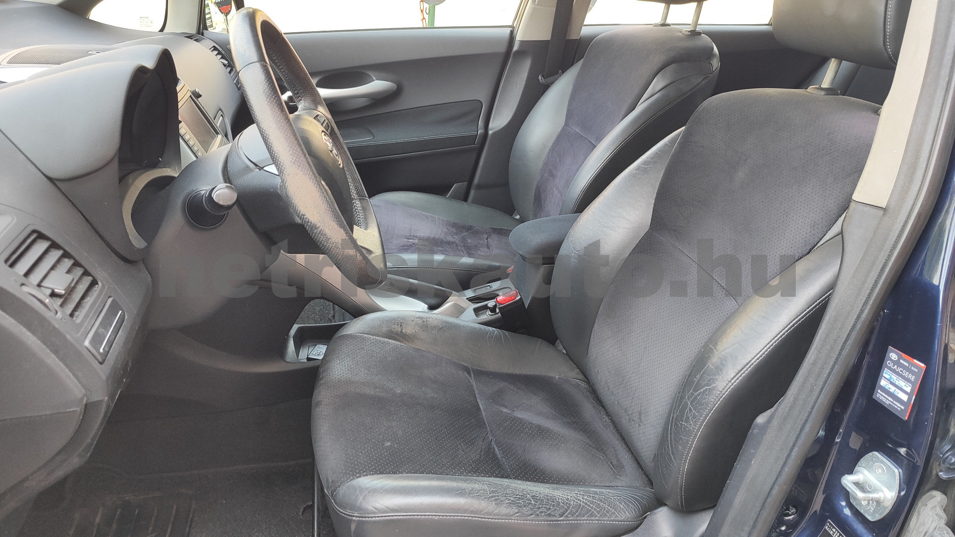 TOYOTA Auris 1.8 HSD Sol Navi Aut. személygépkocsi - 1798cm3 Hybrid 121524 5/12