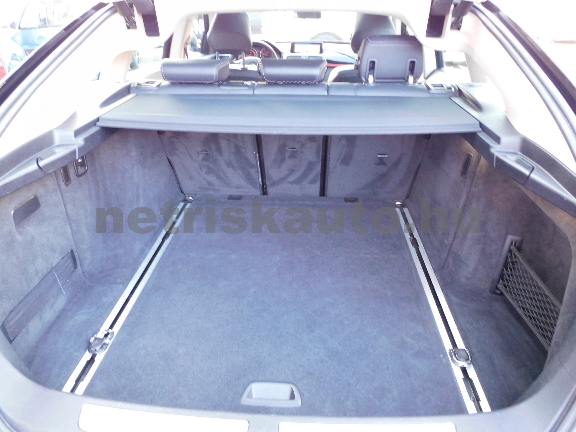 BMW 3-as sorozat 330d xDrive Sport Aut. személygépkocsi - 2993cm3 Diesel 121262 11/12