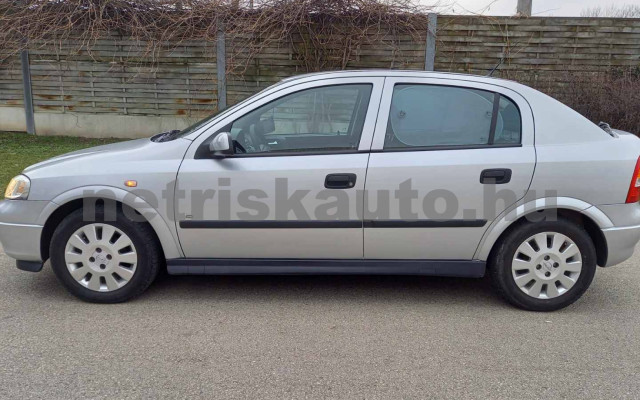 OPEL Astra 1.4 16V Classic II Optima személygépkocsi - 1364cm3 Benzin 120086 5/39