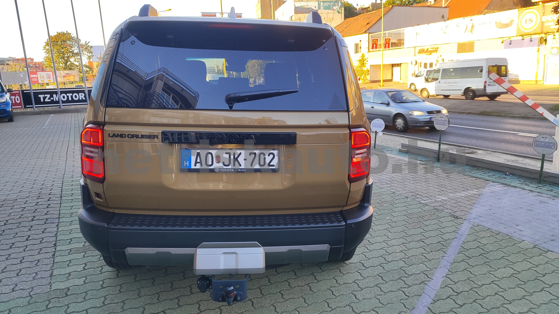 TOYOTA Land Cruiser 2.8 D-4D First Edition Aut. [7sz] személygépkocsi - 2754cm3 Diesel 121601 4/12