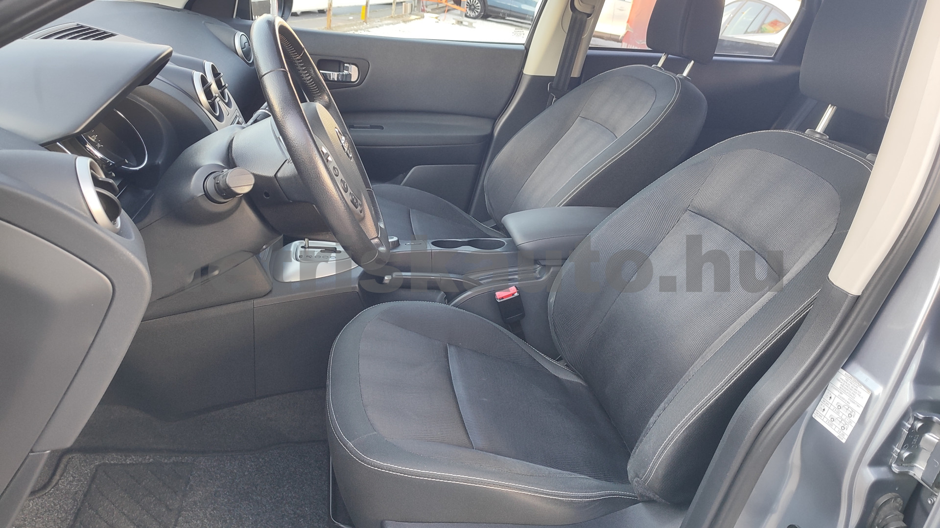 NISSAN Qashqai 2.0 dCi Tekna 4WD Aut. személygépkocsi - 1995cm3 Diesel 121602 4/12