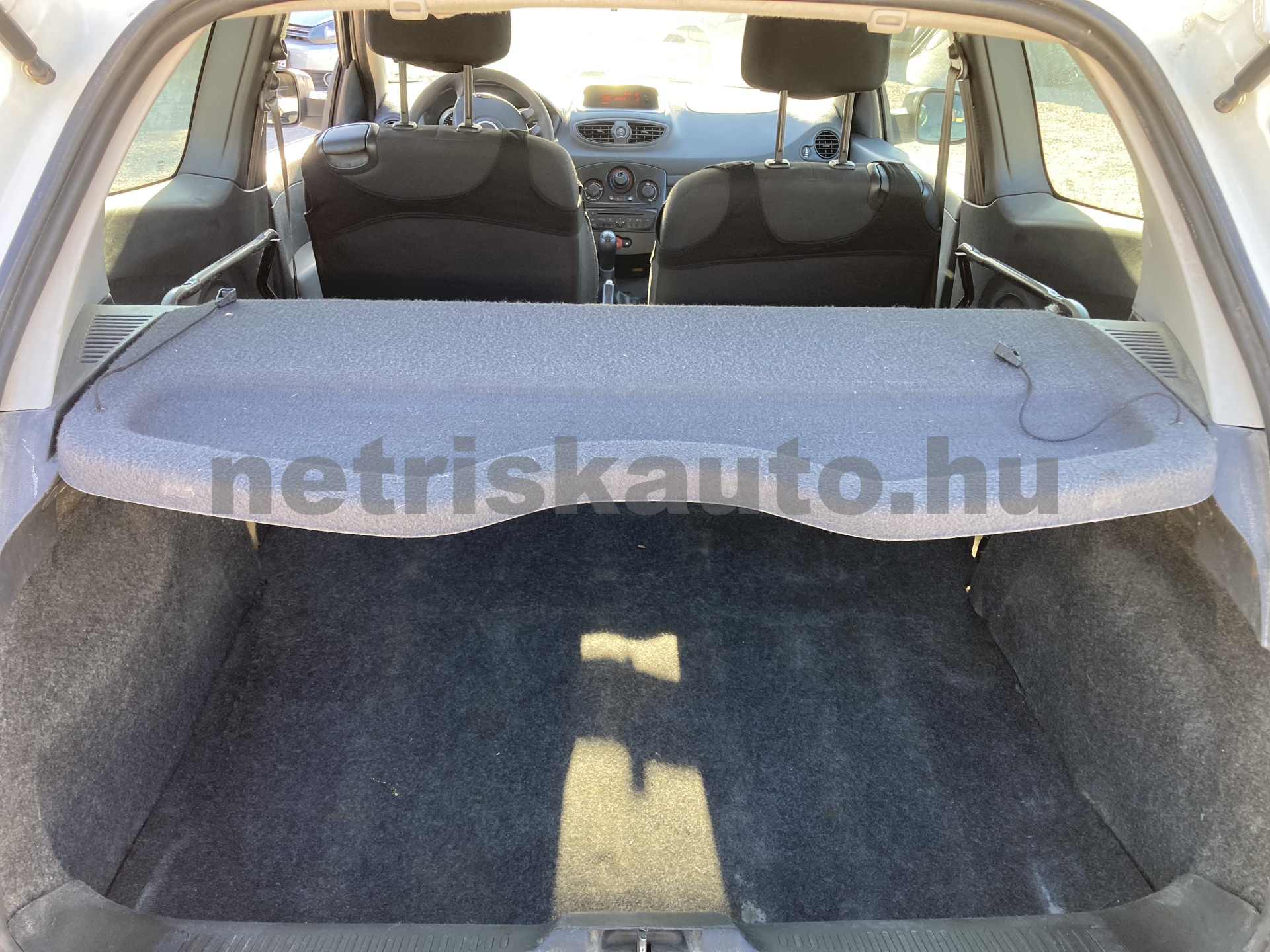 RENAULT Clio CLIO III 1.5 dCi Société GYORSAN ELVIHET tehergépkocsi 3,5t össztömegig - 1461cm3 Diesel 121605 8/8