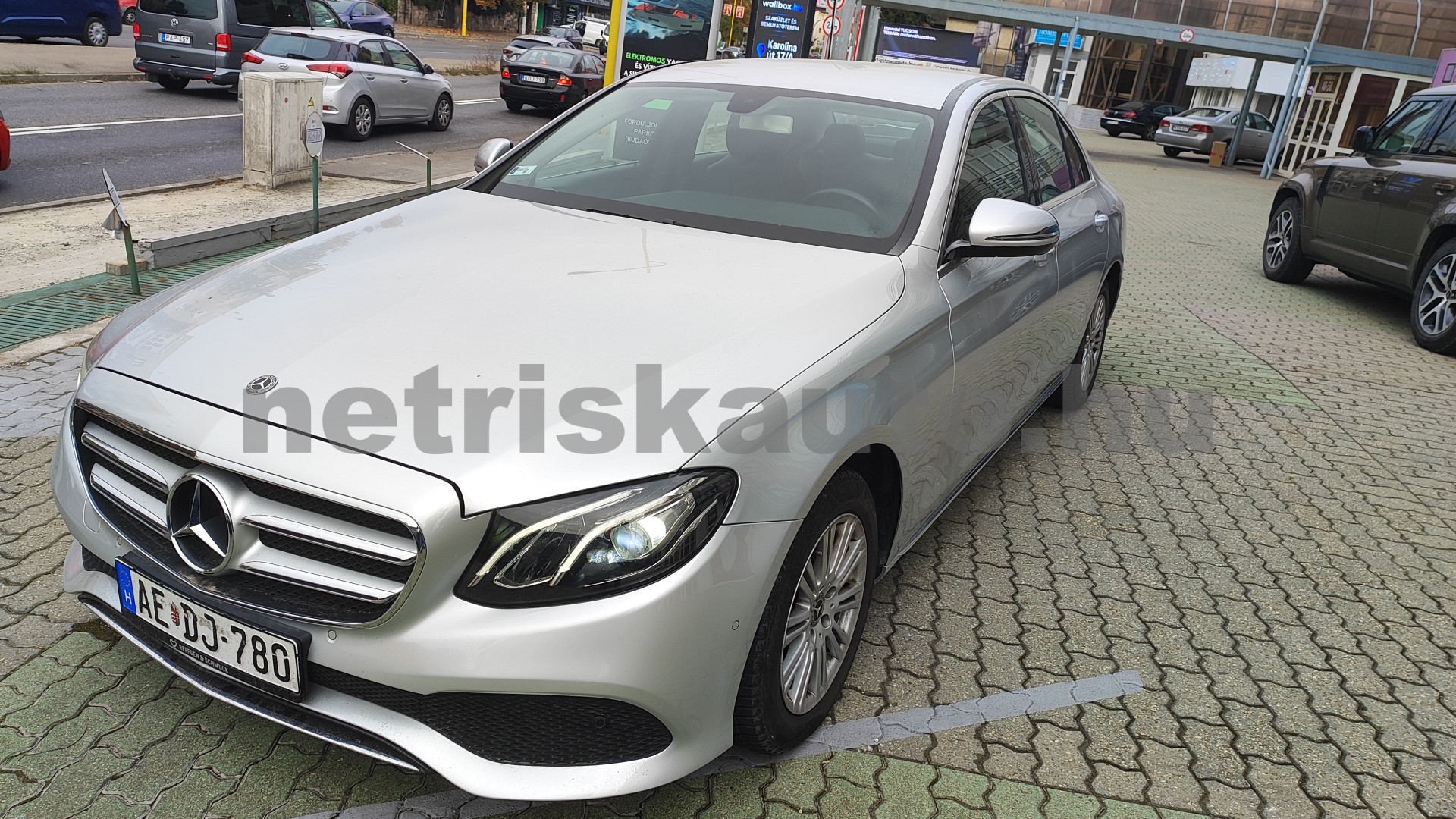 MERCEDES-BENZ E-osztály E 200 9G-TRONIC személygépkocsi - 1991cm3 Benzin 121624 11/12
