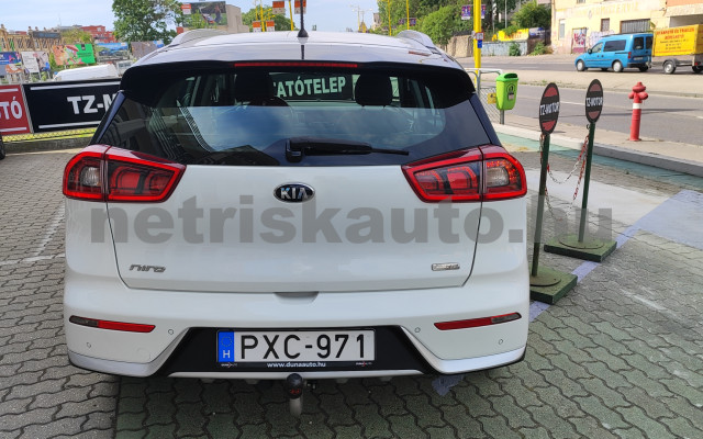 KIA Niro 1.6 GDI LX DCT személygépkocsi - 1580cm3 Hybrid 121487 4/12