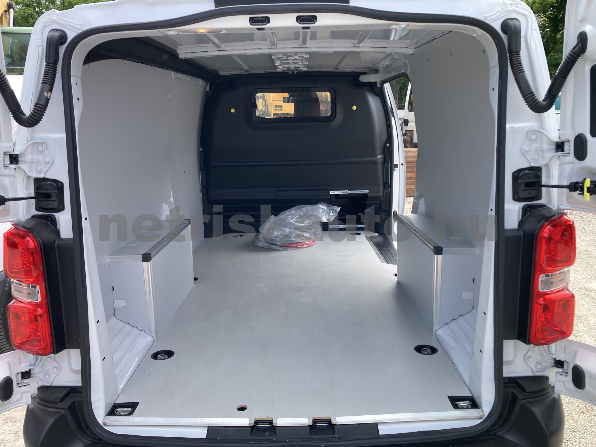 CITROEN Jumpy M 75 kWh Aut. (3 sz.) tehergépkocsi 3,5t össztömegig - cm3 Kizárólag elektromos 121194 6/9