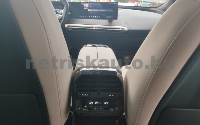 BMW iX iX xDrive60 109,1kWh személygépkocsi - cm3 Kizárólag elektromos 121571 10/12