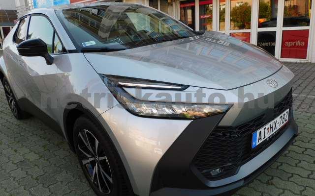 TOYOTA C-HR 1.8 Hybrid Style e-CVT személygépkocsi - 1798cm3 Hybrid 121244 2/12