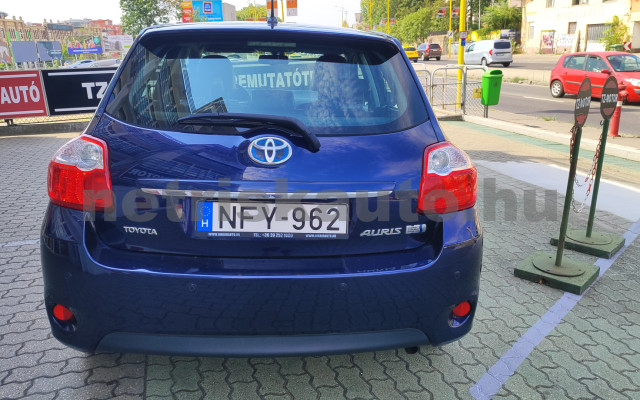 TOYOTA Auris 1.8 HSD Sol Navi Aut. személygépkocsi - 1798cm3 Hybrid 121524 4/12