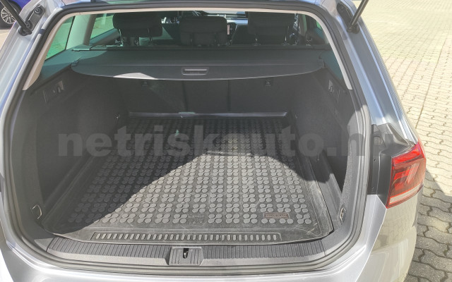VW Passat 2.0 TDI SCR Business DSG személygépkocsi - 1968cm3 Diesel 121560 10/12