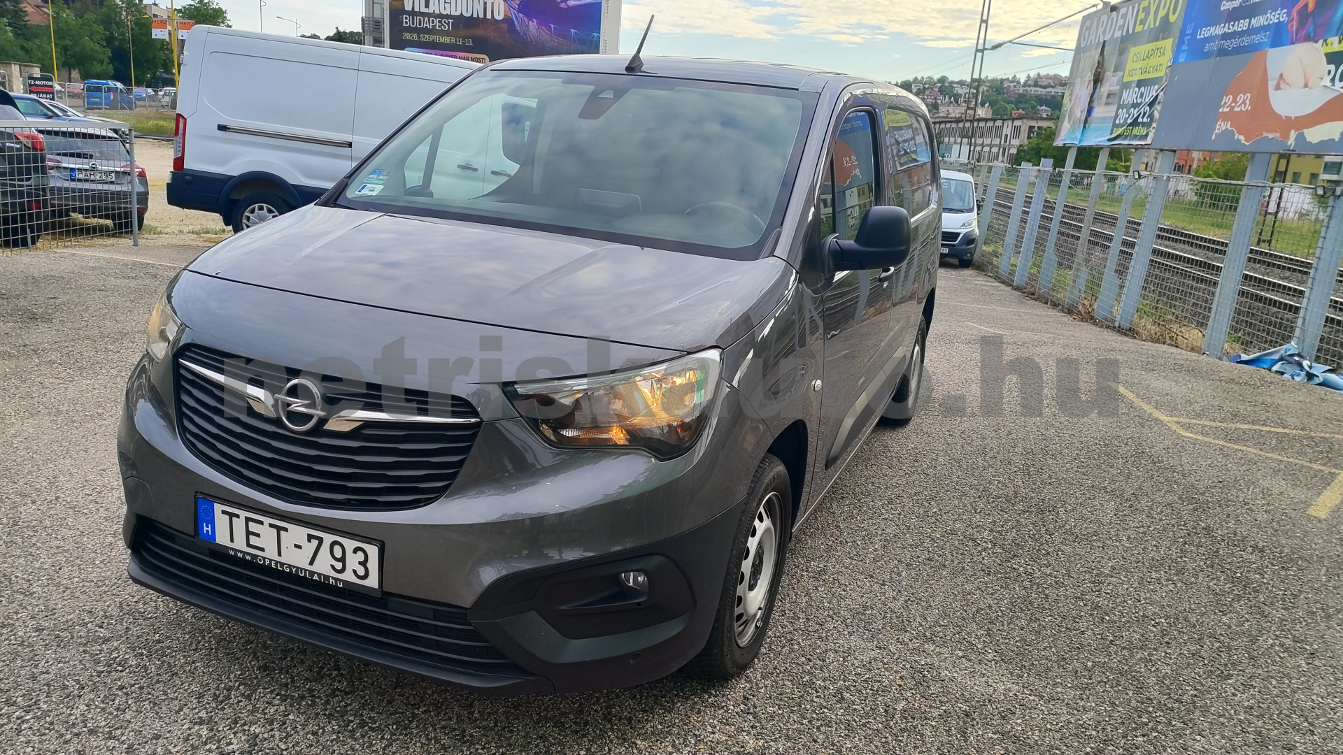 OPEL Combo 1.5 DTH L2H1 2.4t Cargo E. tehergépkocsi 3,5t össztömegig - 1499cm3 Diesel 121474 10/11