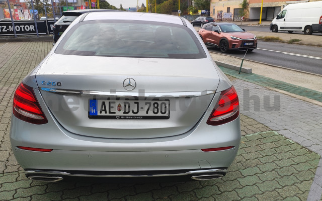 MERCEDES-BENZ E-osztály E 200 9G-TRONIC személygépkocsi - 1991cm3 Benzin 121624 4/12