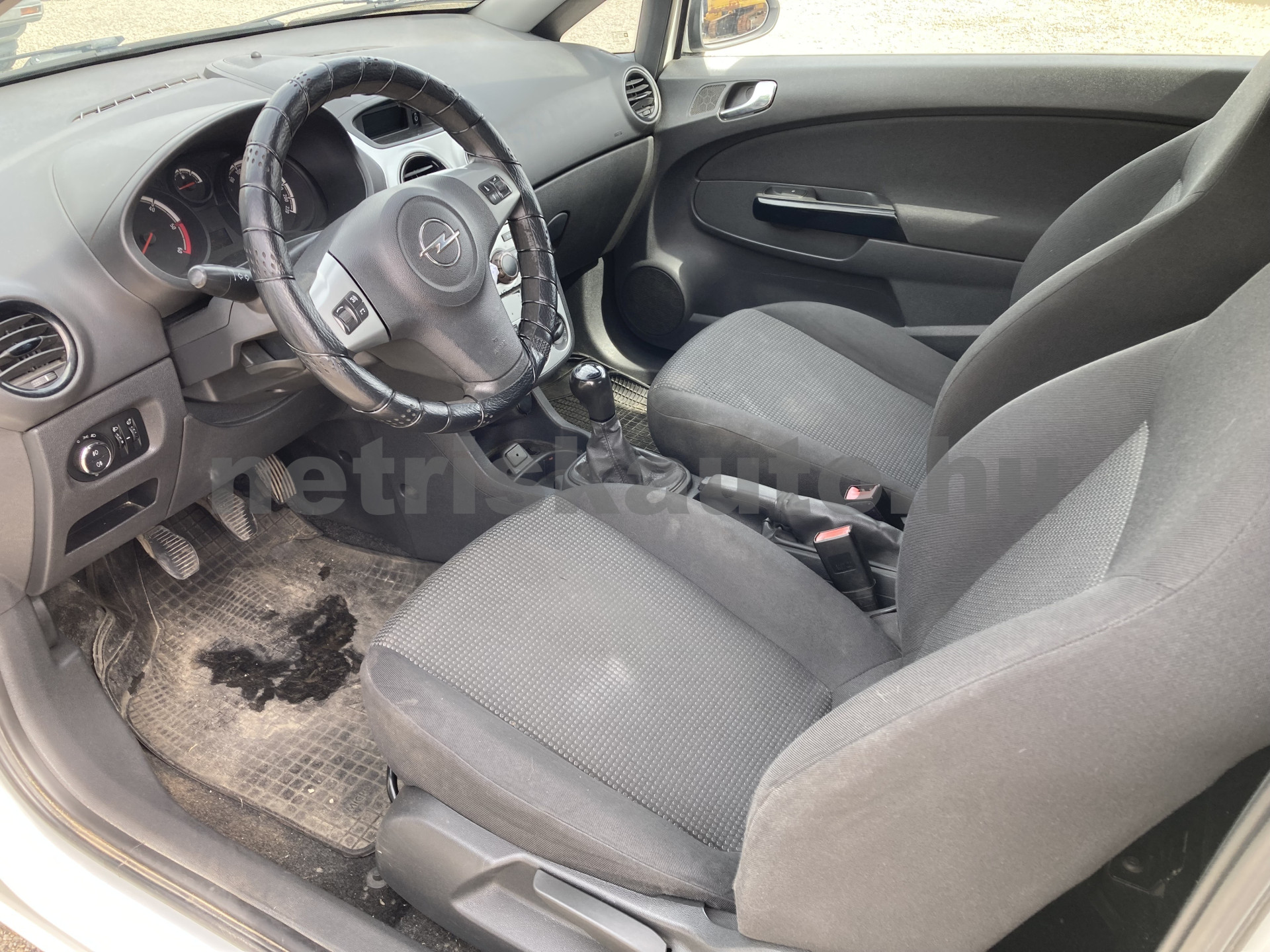 OPEL Corsa 1.3 CDTI Van EU5 tehergépkocsi 3,5t össztömegig - 1248cm3 Diesel 121171 6/8