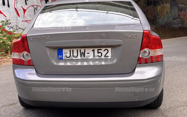 VOLVO S40 1.6 Momentum személygépkocsi - 1596cm3 Benzin 121595 2/9
