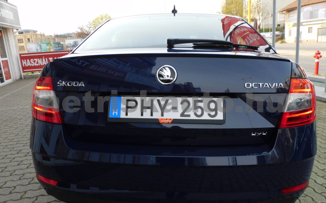 SKODA Octavia 2.0 CR TDI Style 4x4 DSG E6 személygépkocsi - 1968cm3 Diesel 120120 12/12