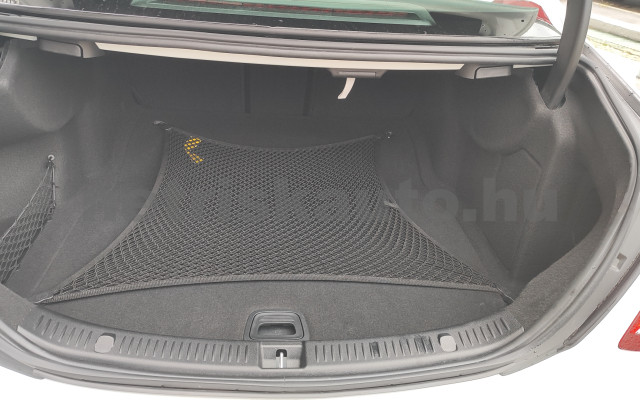 MERCEDES-BENZ E-osztály E 200 4Matic 9G-TRONIC EQ Boost személygépkocsi - 1991cm3 Hybrid 121274 10/12
